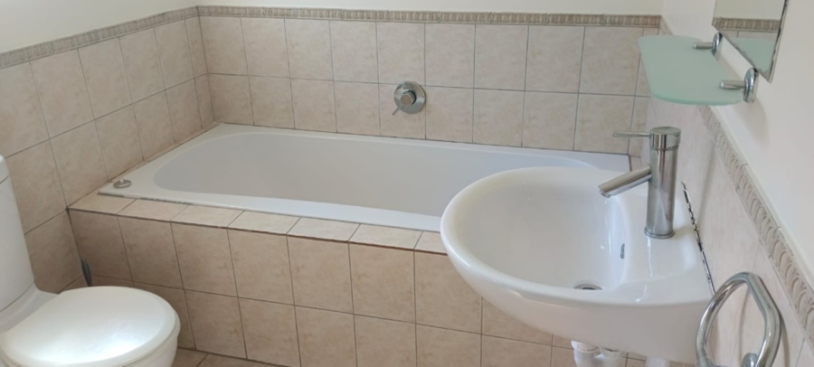 3 Bedroom Property for Sale in Sandbaai Western Cape